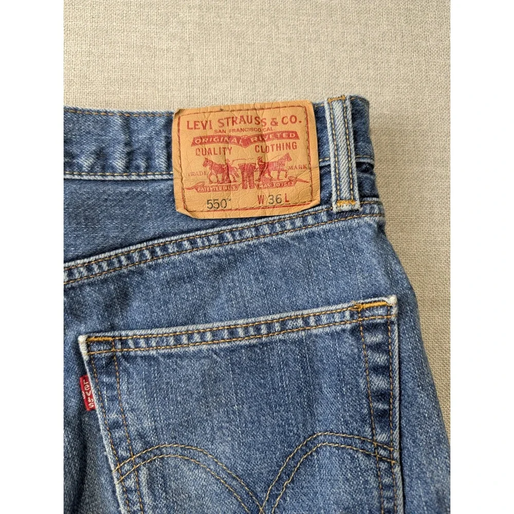 Levis 550 Denim Shorts Mens 36 Blue 100% Cotton Relaxed Fit Jorts - Picture 13 of 14